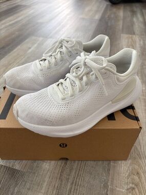 Lululemon Beyondfeel Running Shoe 6.5